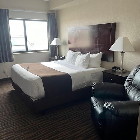 Cobblestone Inn & Suites - Denison | Oak Ridge Eksteriør billede