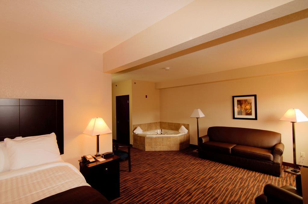 Cobblestone Inn & Suites - Denison | Oak Ridge Eksteriør billede