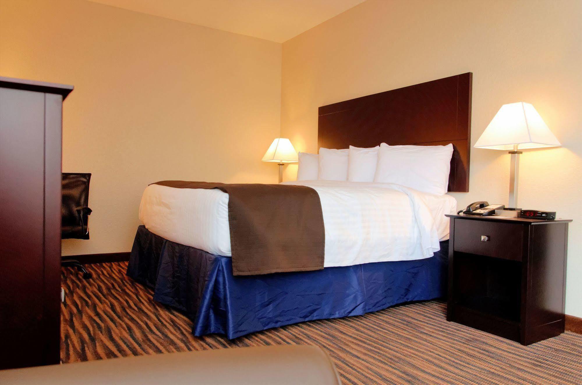 Cobblestone Inn & Suites - Denison | Oak Ridge Eksteriør billede