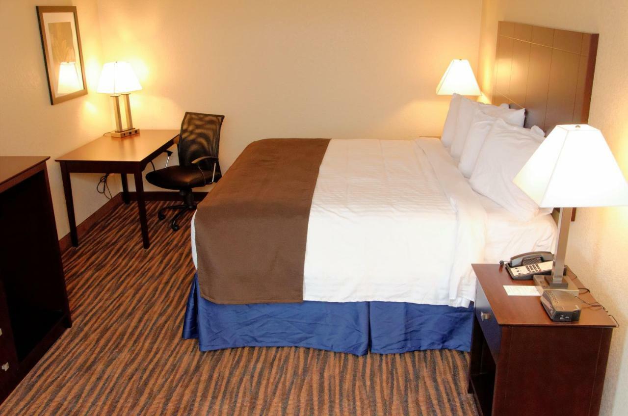 Cobblestone Inn & Suites - Denison | Oak Ridge Eksteriør billede